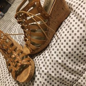 Guess wedges
